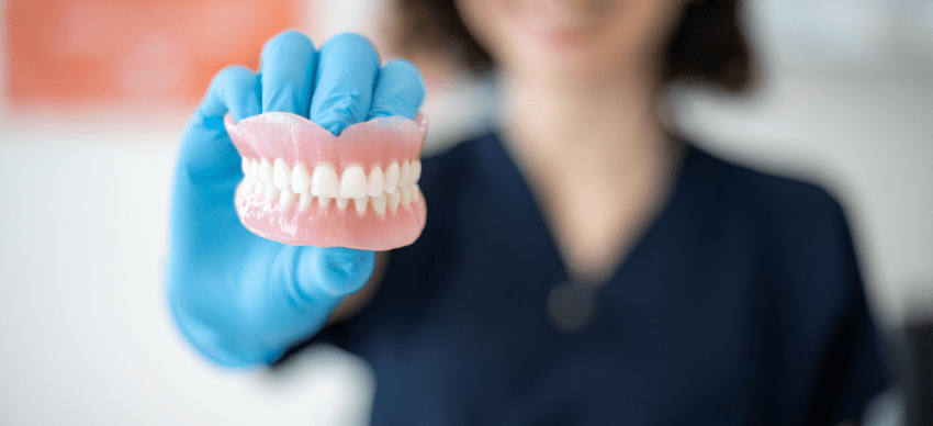 前歯インプラント治療の技術的挑戦